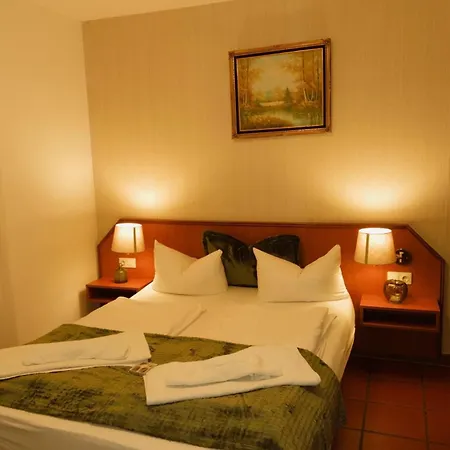 Fuenf A Otel Fürth