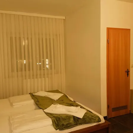 Otel Fuenf A