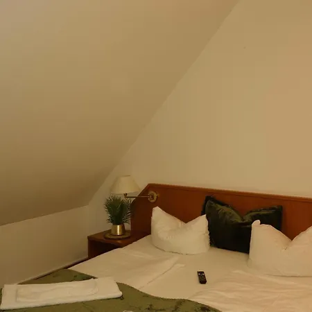 Fuenf A Otel