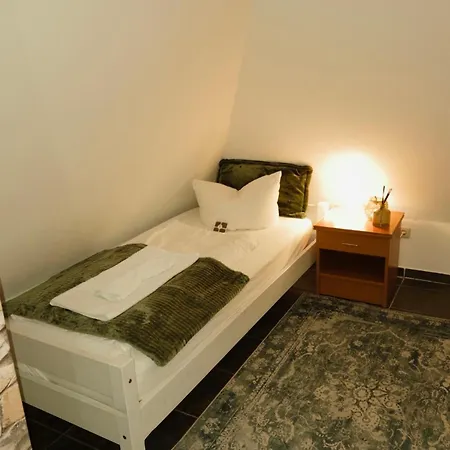 Otel Fuenf A *