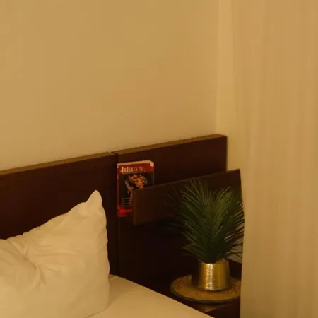 Otel Fuenf A